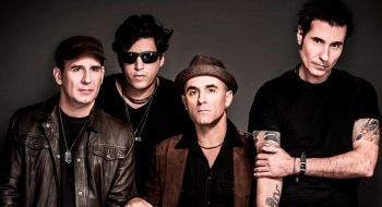 Capital Inicial se apresenta nas areias do Deu Praia no dia 27 de julho